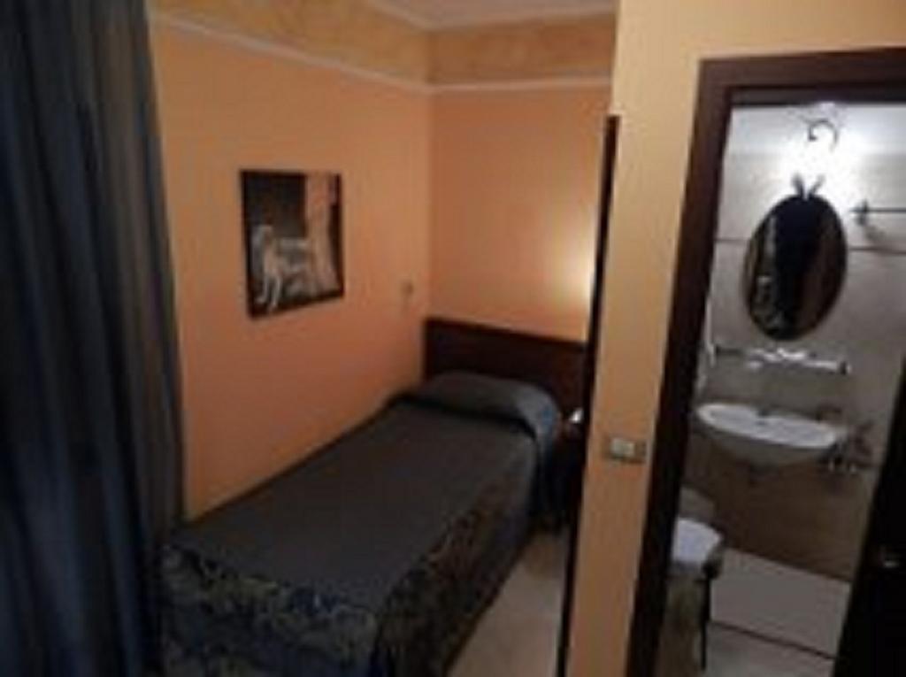 B&B Degli Amici Ciampino Rum bild