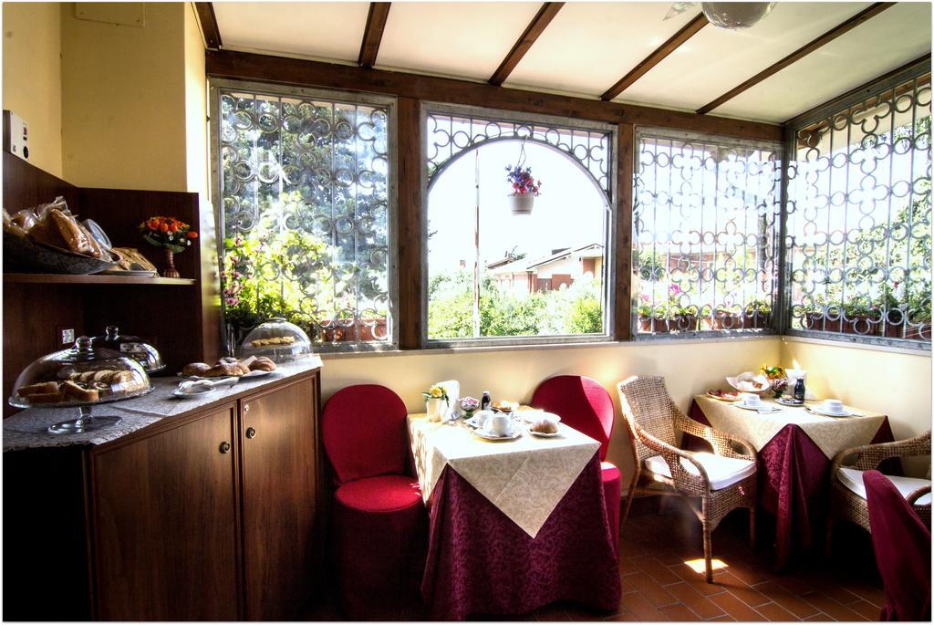 B&B Degli Amici Ciampino Exteriör bild