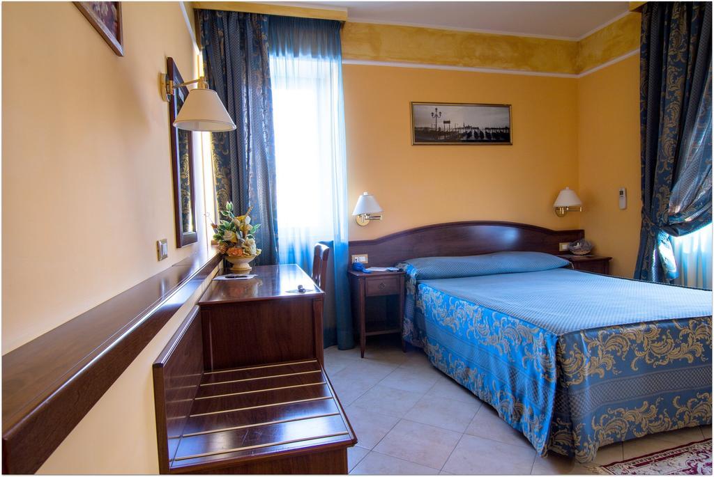 B&B Degli Amici Ciampino Rum bild