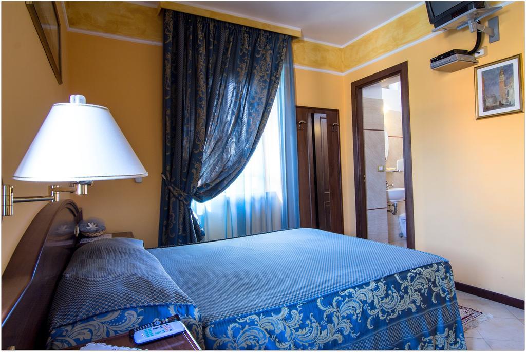 B&B Degli Amici Ciampino Rum bild