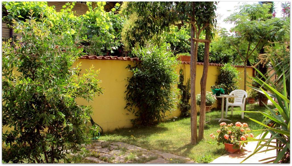 B&B Degli Amici Ciampino Exteriör bild